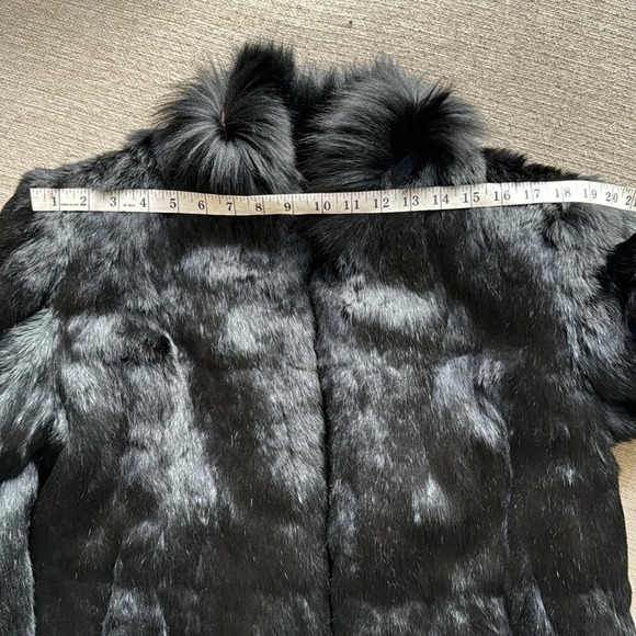 Vintage black fur coat size medium mob wife era from France EDGY FEMININE - Picture 12 of 15